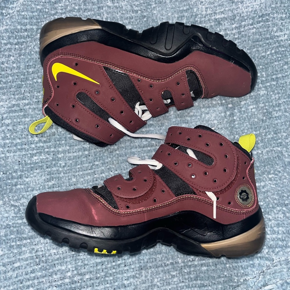 Nike Shoes - Picture 2 of 6